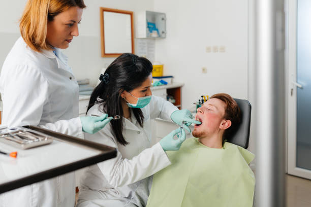 Best Tooth Infection Emergency Dentist  in Goulding, FL